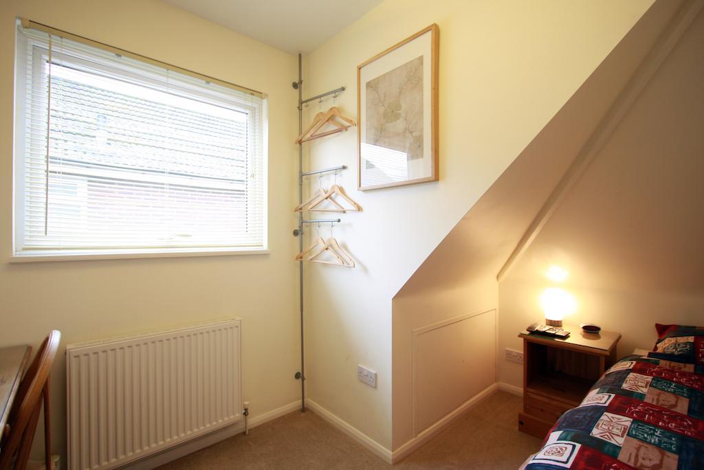 Abacus Bed And Breakfast, Blackwater, Hampshire Camberley Exterior foto