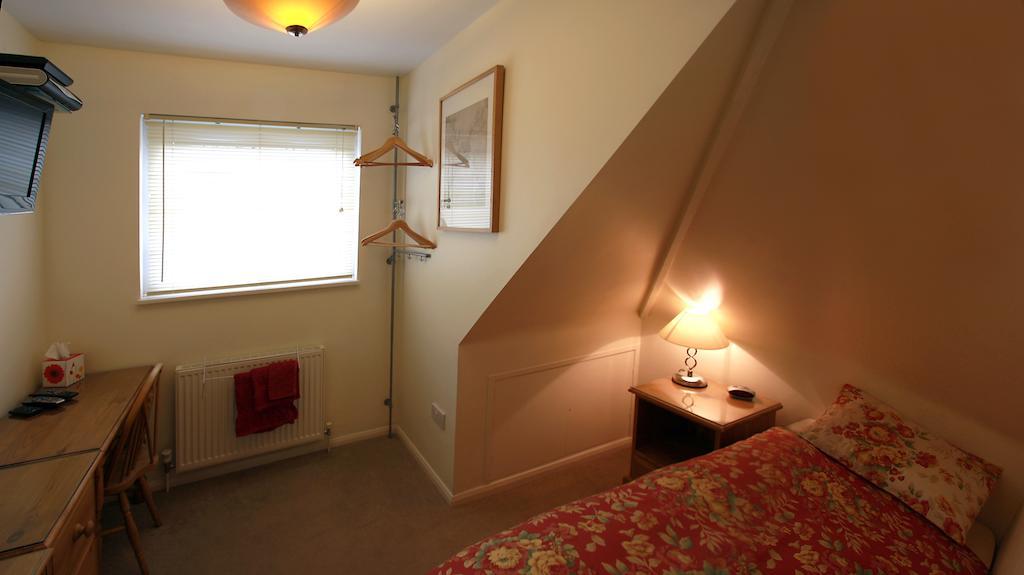 Abacus Bed And Breakfast, Blackwater, Hampshire Camberley Quarto foto